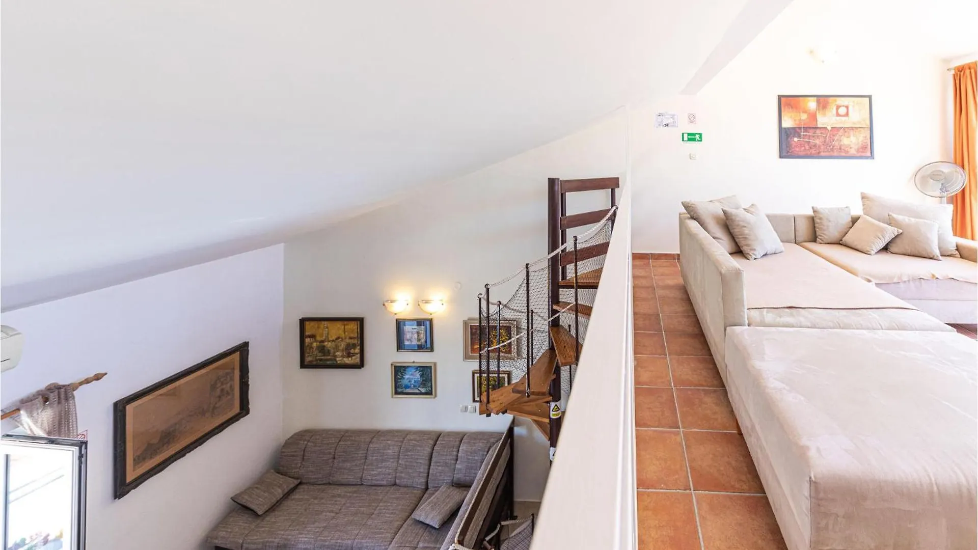 Holiday home Beautiful Home In Okrug Donji With Wifi Donji Okrug