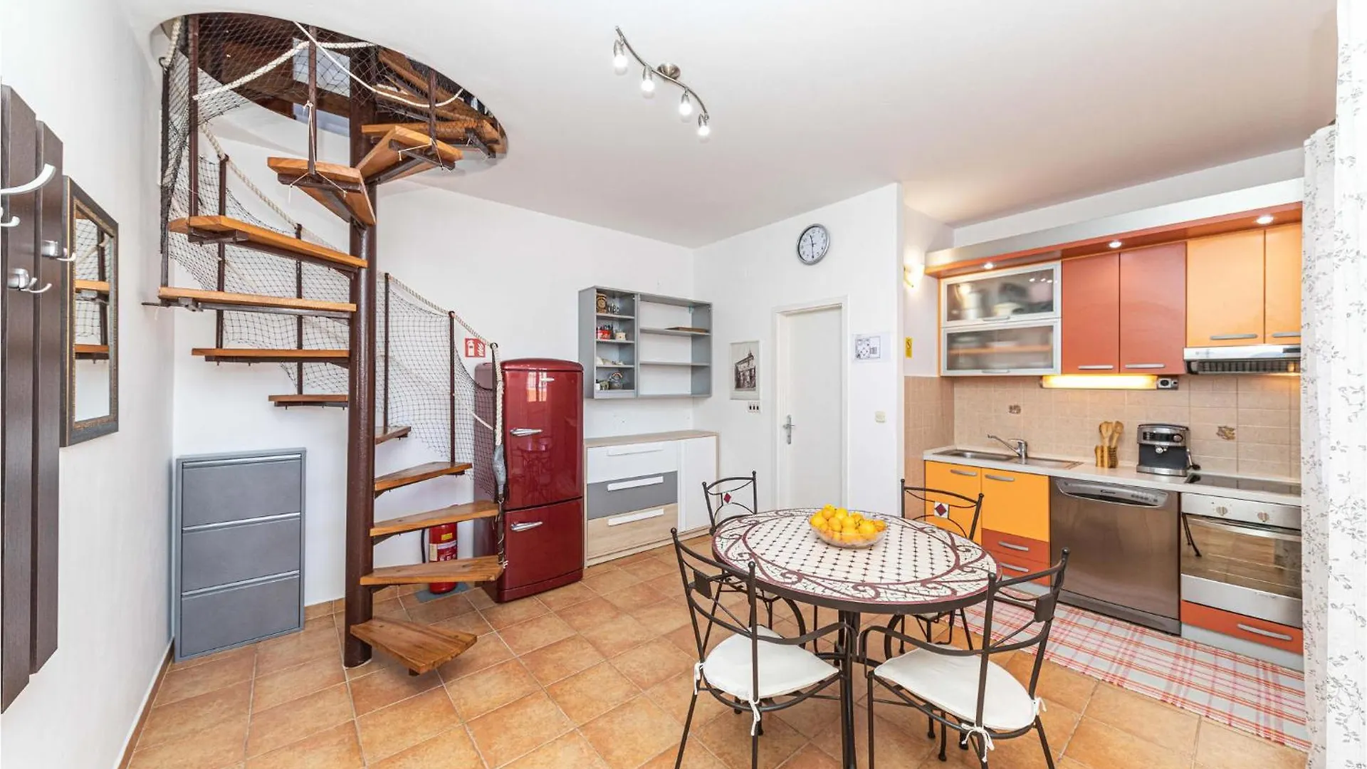 Holiday home Beautiful Home In Okrug Donji With Wifi Donji Okrug